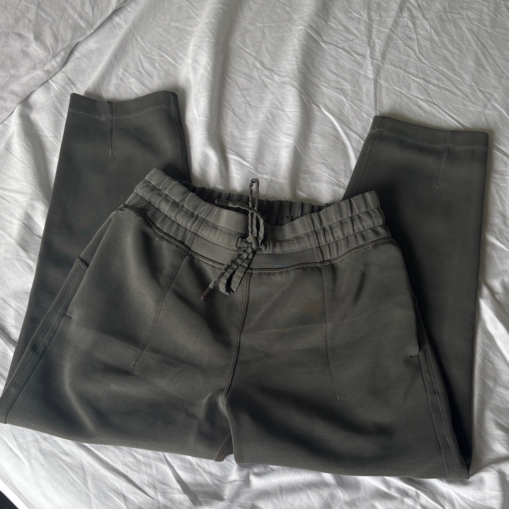 lululemon women’s sage Softstreme pants